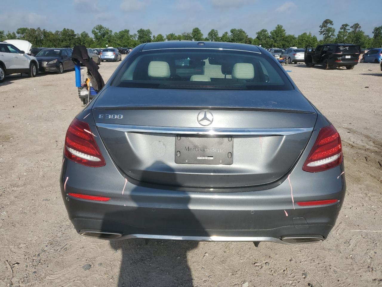 2018 Mercedes-Benz E 300 VIN: WDDZF4JB5JA334264 Lot: 56000385