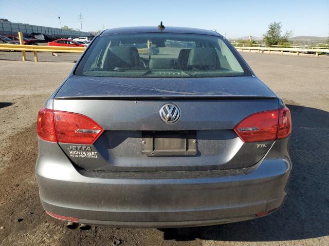 Sedans VOLKSWAGEN JETTA 2014 Szary