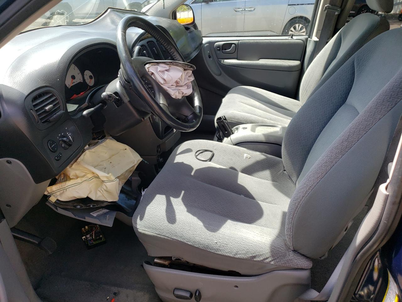 2005 Dodge Grand Caravan Sxt VIN: 2D4GP44L95R280846 Lot: 56608455