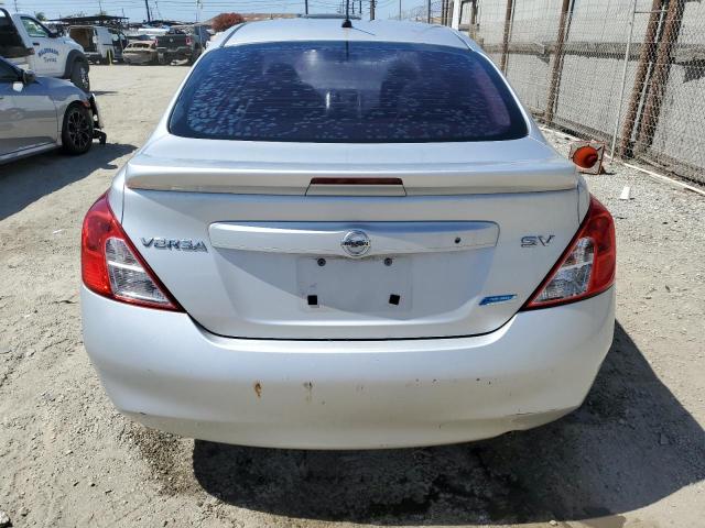  NISSAN VERSA 2014 Srebrny