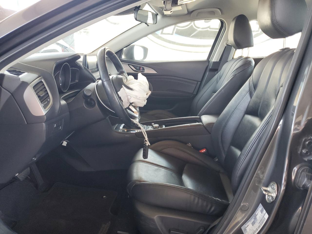 2018 Mazda 3 Touring VIN: 3MZBN1V34JM190559 Lot: 57168605