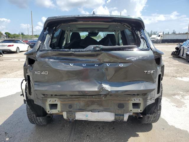  VOLVO XC40 2019 Зеленый