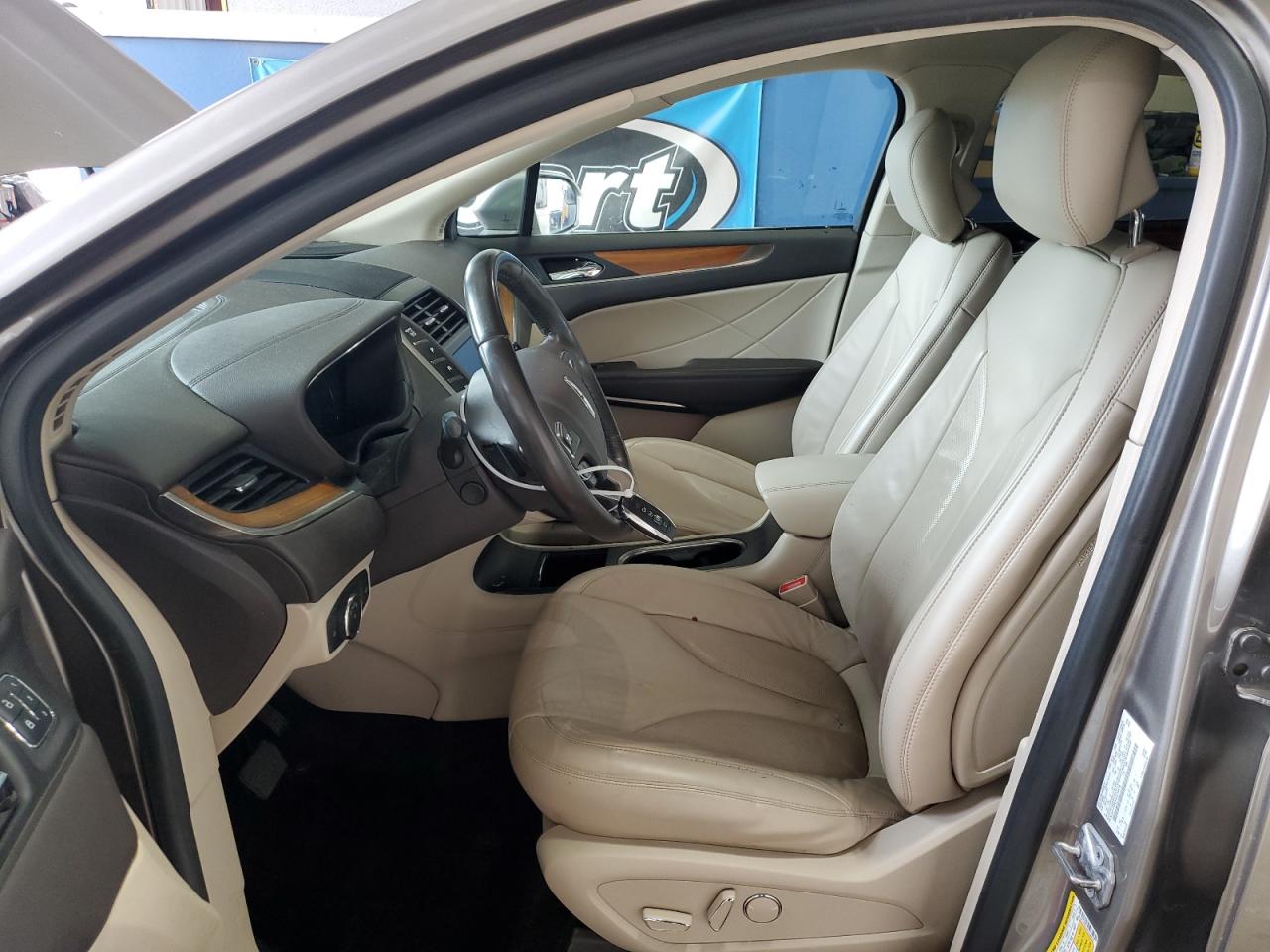 2017 Lincoln Mkc Select VIN: 5LMCJ2D93HUL34678 Lot: 55308415
