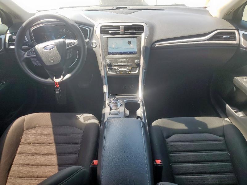  FORD FUSION 2020 Srebrny