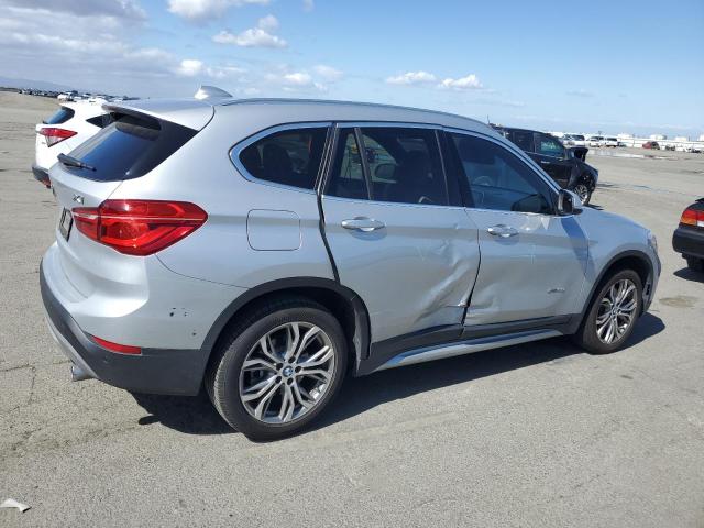  BMW X1 2017 Srebrny