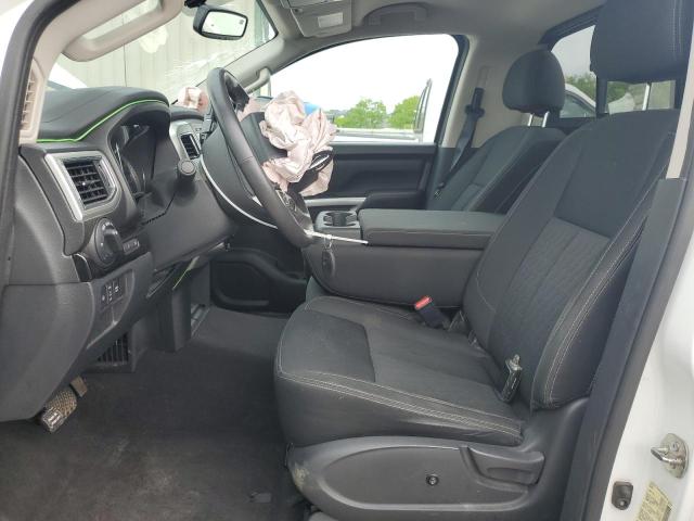  NISSAN TITAN 2017 Biały