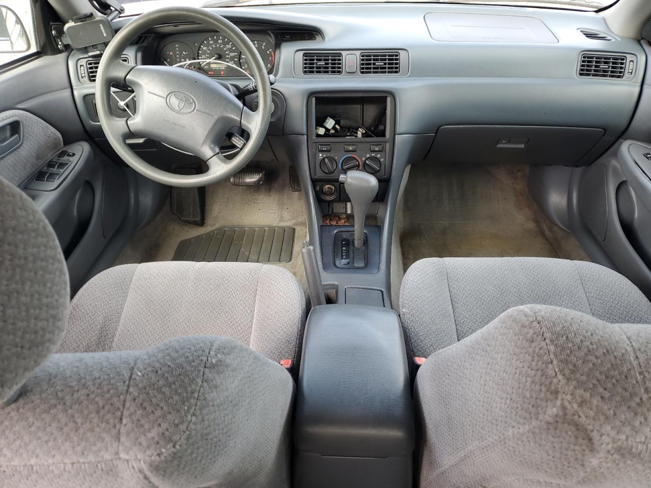 2000 Toyota Camry Ce VIN: 4T1BG22K4YU000632 Lot: 57019205