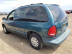 2000 Chrysler Voyager  na sprzedaż w Elgin, IL - Front End