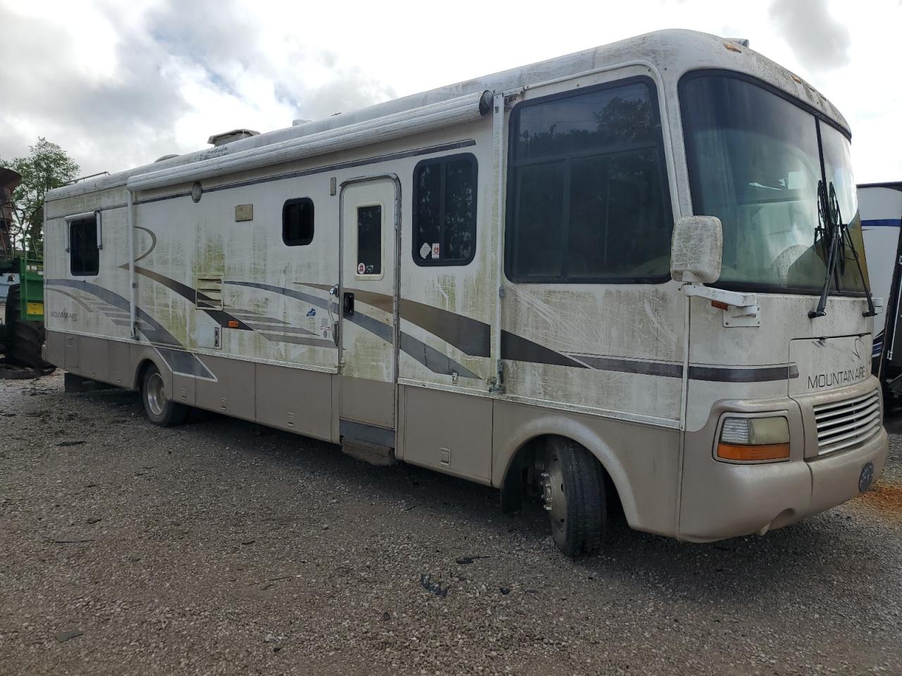 2000 Ford F550 Super Duty Stripped Chassis for Sale in Lexington, KY - Water/Flood