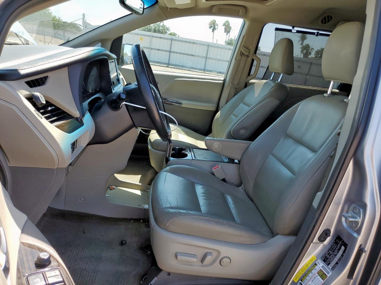 2015 Toyota Sienna Xle VIN: 5TDYK3DC3FS557753 Lot: 56789795