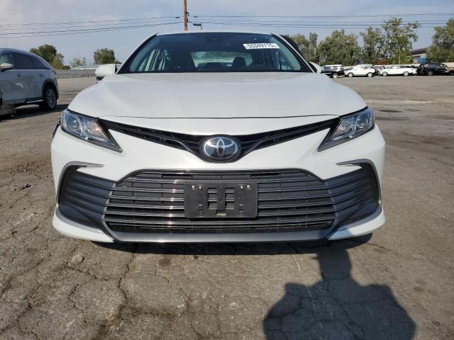  TOYOTA CAMRY 2023 Белый