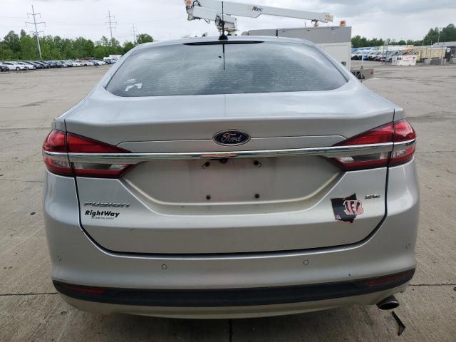 Sedans FORD FUSION 2017 Srebrny