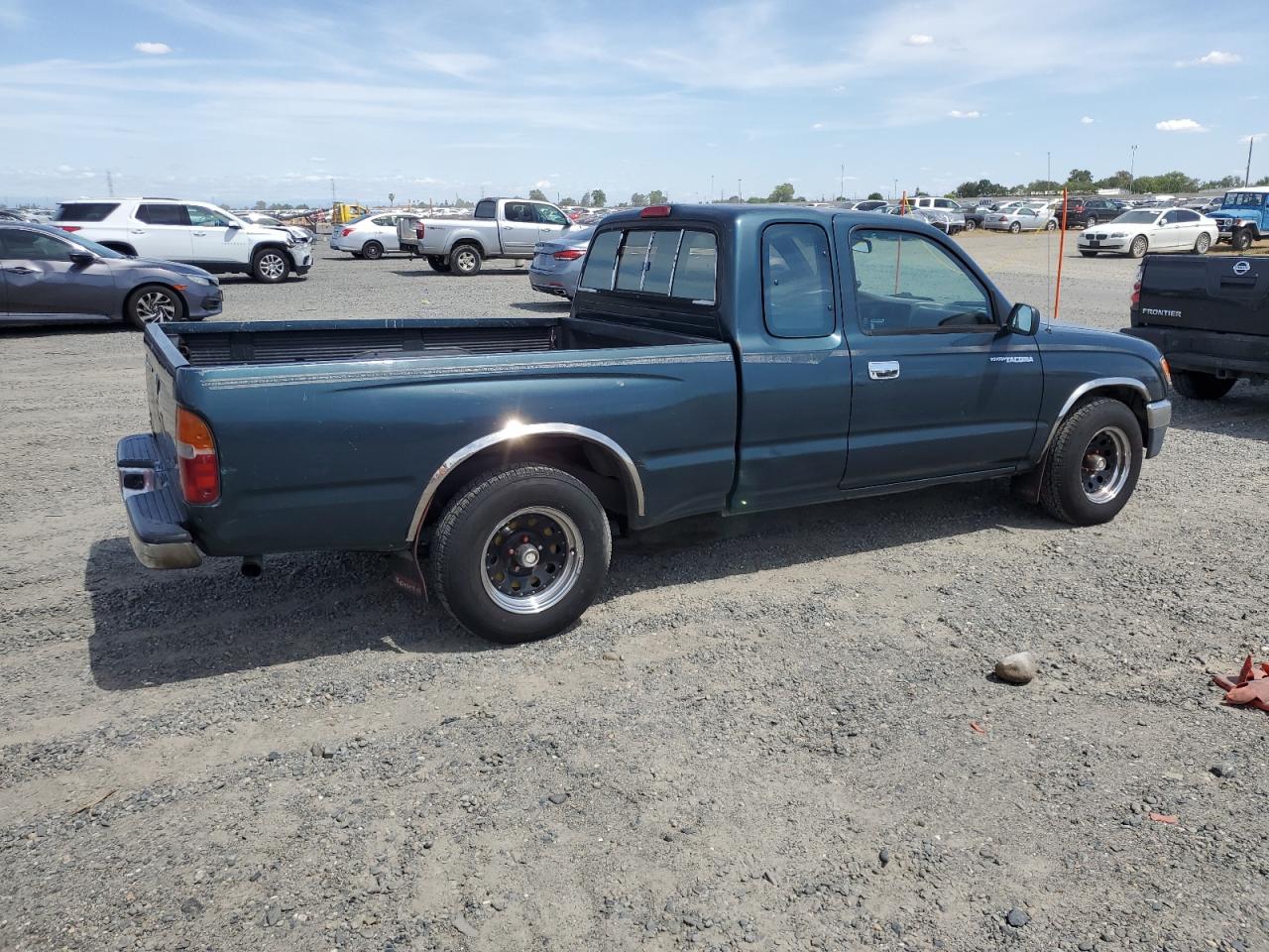 1996 Toyota Tacoma Xtracab VIN: 4TAVL52N5TZ125865 Lot: 56992385
