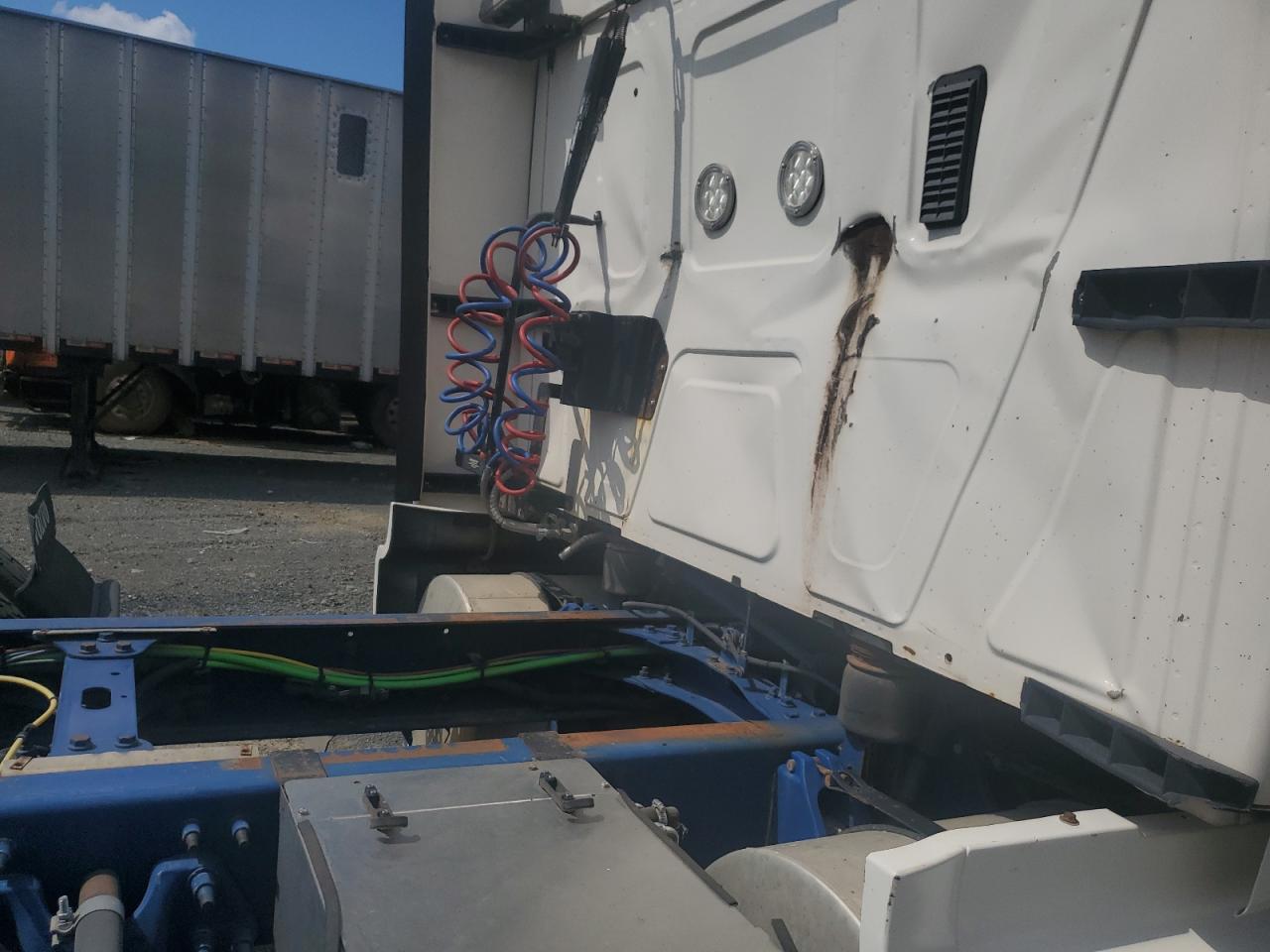 2017 International Prostar Semi Truck VIN: 3HSDJSNR4HN486596 Lot: 56025955