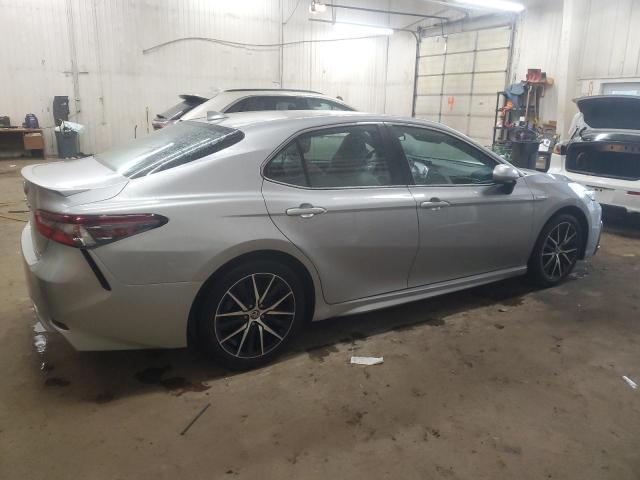  TOYOTA CAMRY 2021 Srebrny