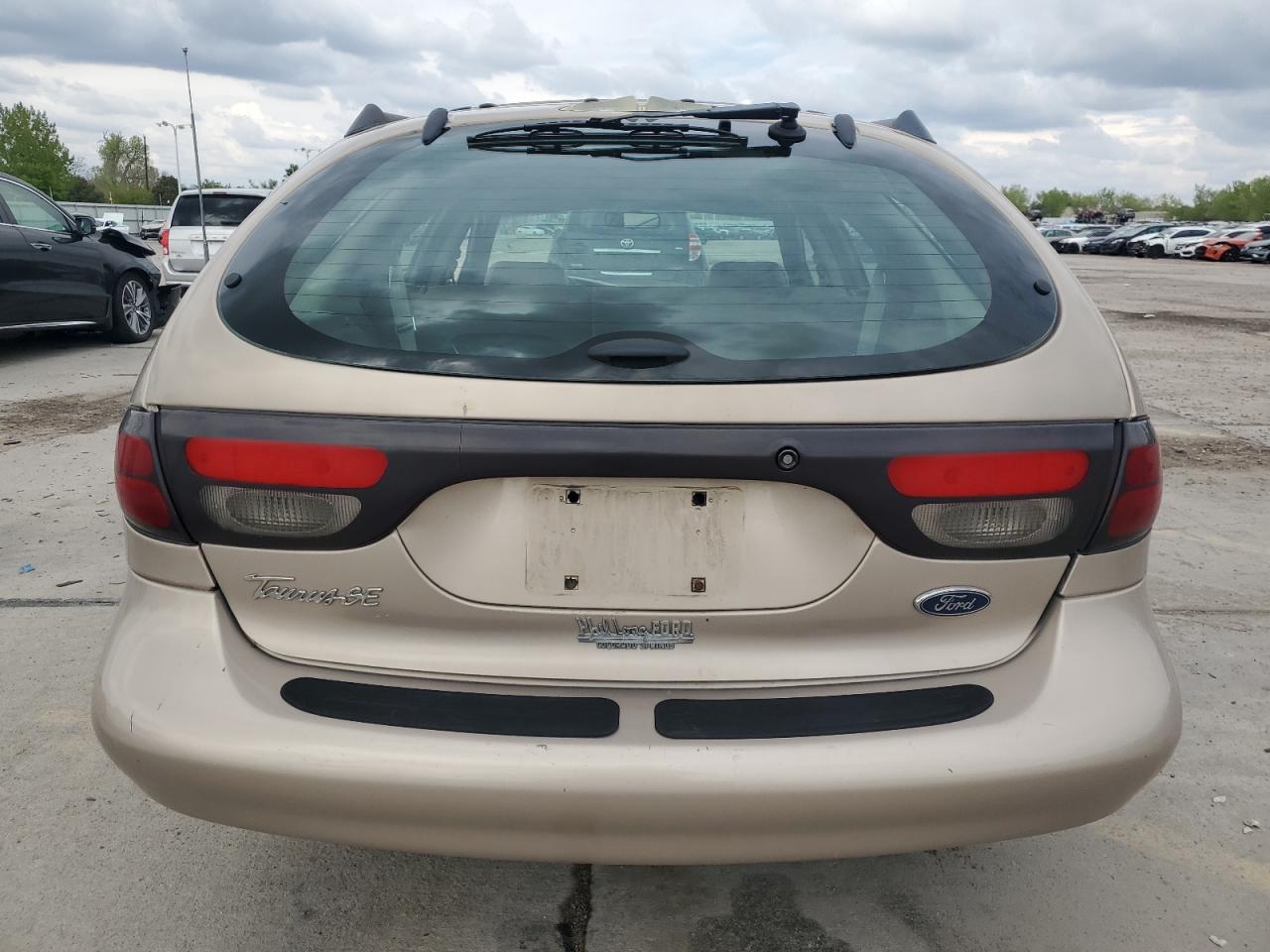 1998 Ford Taurus Se Comfort VIN: 1FAFP58S0WG212881 Lot: 56220585