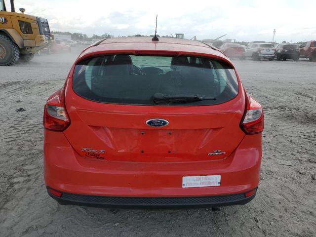 Hatchbacks FORD FOCUS 2014 Czerwony