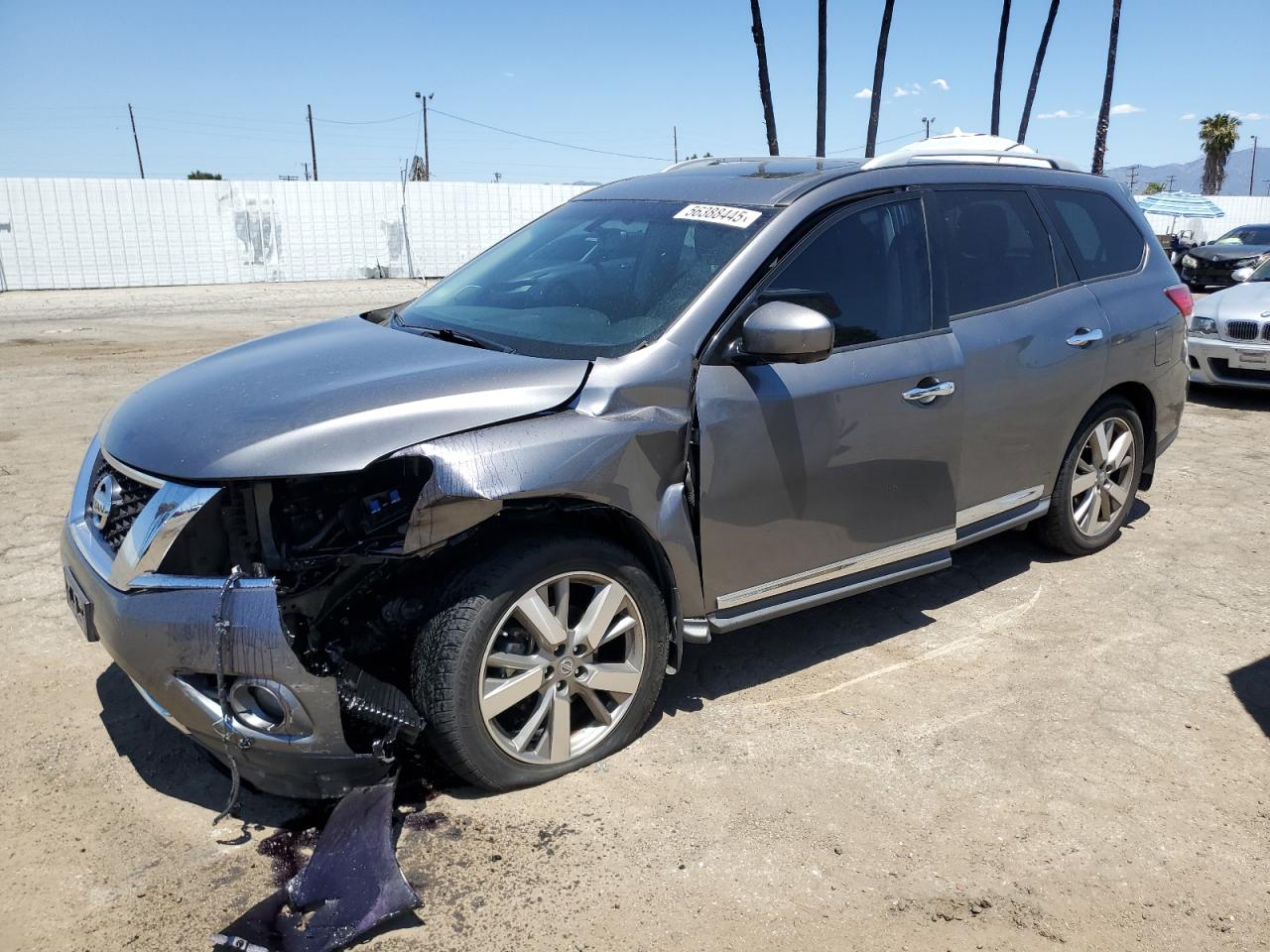 2016 Nissan Pathfinder S de vânzare în Van Nuys, CA - Front End