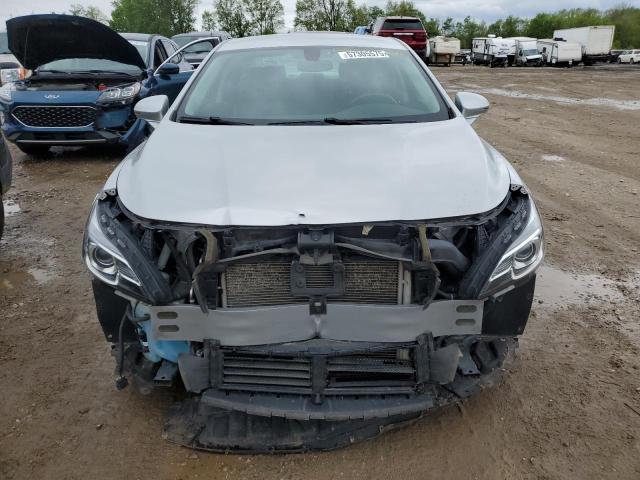  BUICK LACROSSE 2017 Srebrny