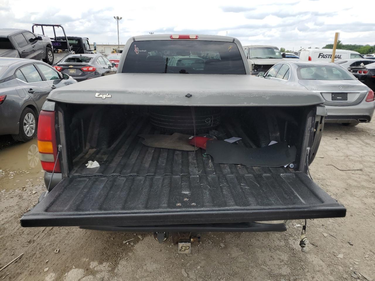 2000 Chevrolet Silverado K1500 VIN: 2GCEK19T4Y1402932 Lot: 58575645