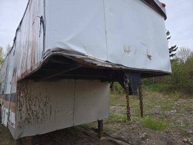 2013 TRAIL KING TRAILER  