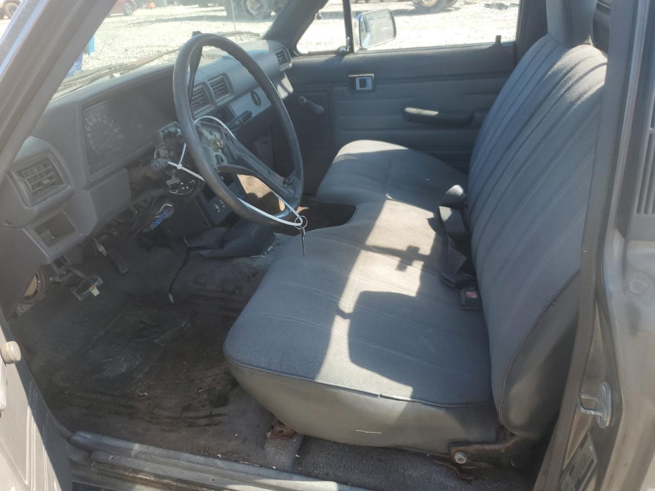 1987 Toyota Pickup 1/2 Ton Rn55 Dlx VIN: JT4RN55D0H7024996 Lot: 57087595