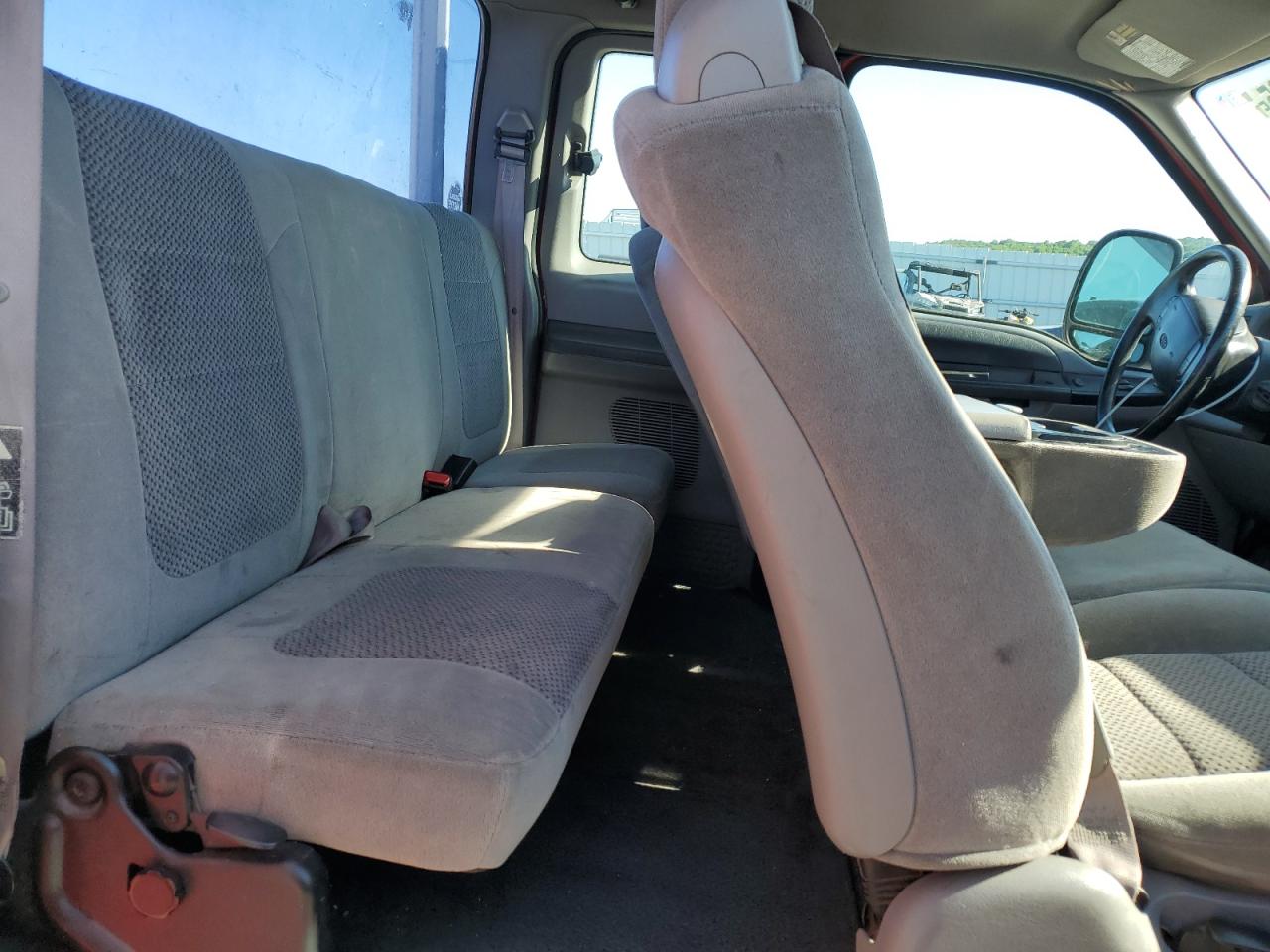 2001 Ford F250 Super Duty VIN: 1FTNX21F51EB62761 Lot: 57332635