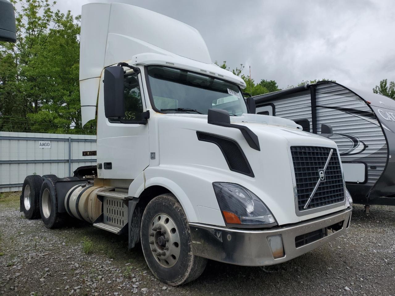 2014 Volvo Vnl Semi Truck იყიდება Leroy-ში, NY - Normal Wear