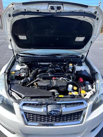 Sedans SUBARU LEGACY 2013 Biały