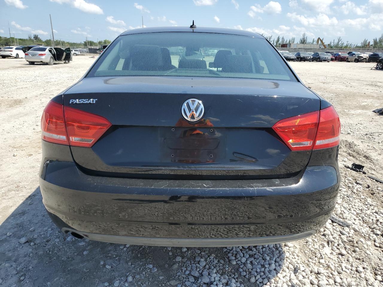 2014 Volkswagen Passat S VIN: 1VWAP7A31EC011318 Lot: 56910655