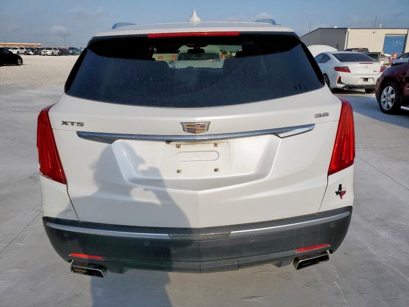  CADILLAC XT5 2018 Biały