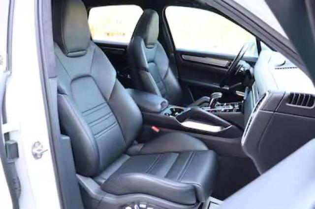  PORSCHE CAYENNE 2021 White