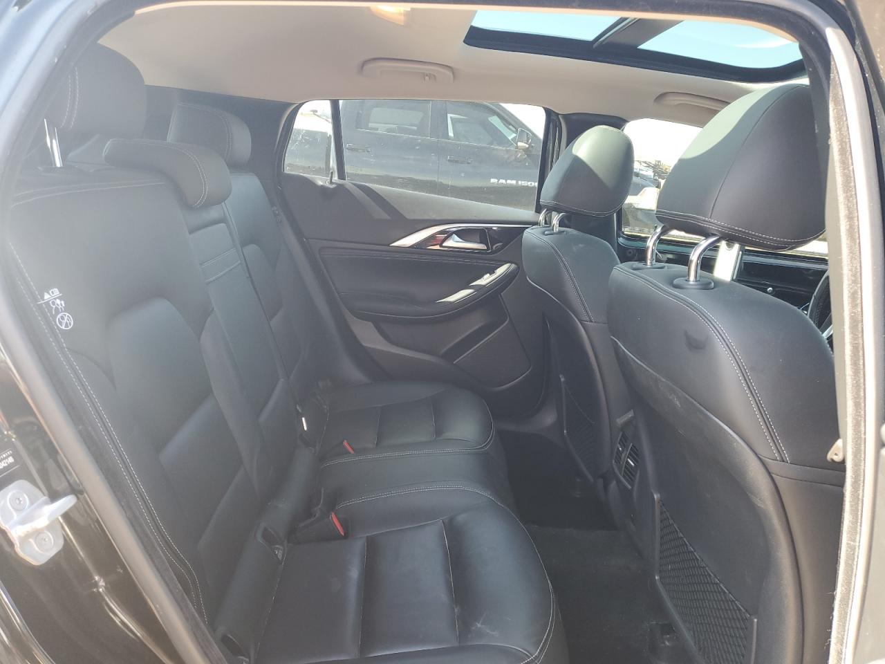 2018 Infiniti Qx30 Base VIN: SJKCH5CR8JA042146 Lot: 55285125