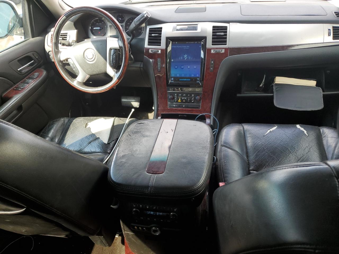 2008 Cadillac Escalade Luxury VIN: 1GYFK63878R105936 Lot: 57056305