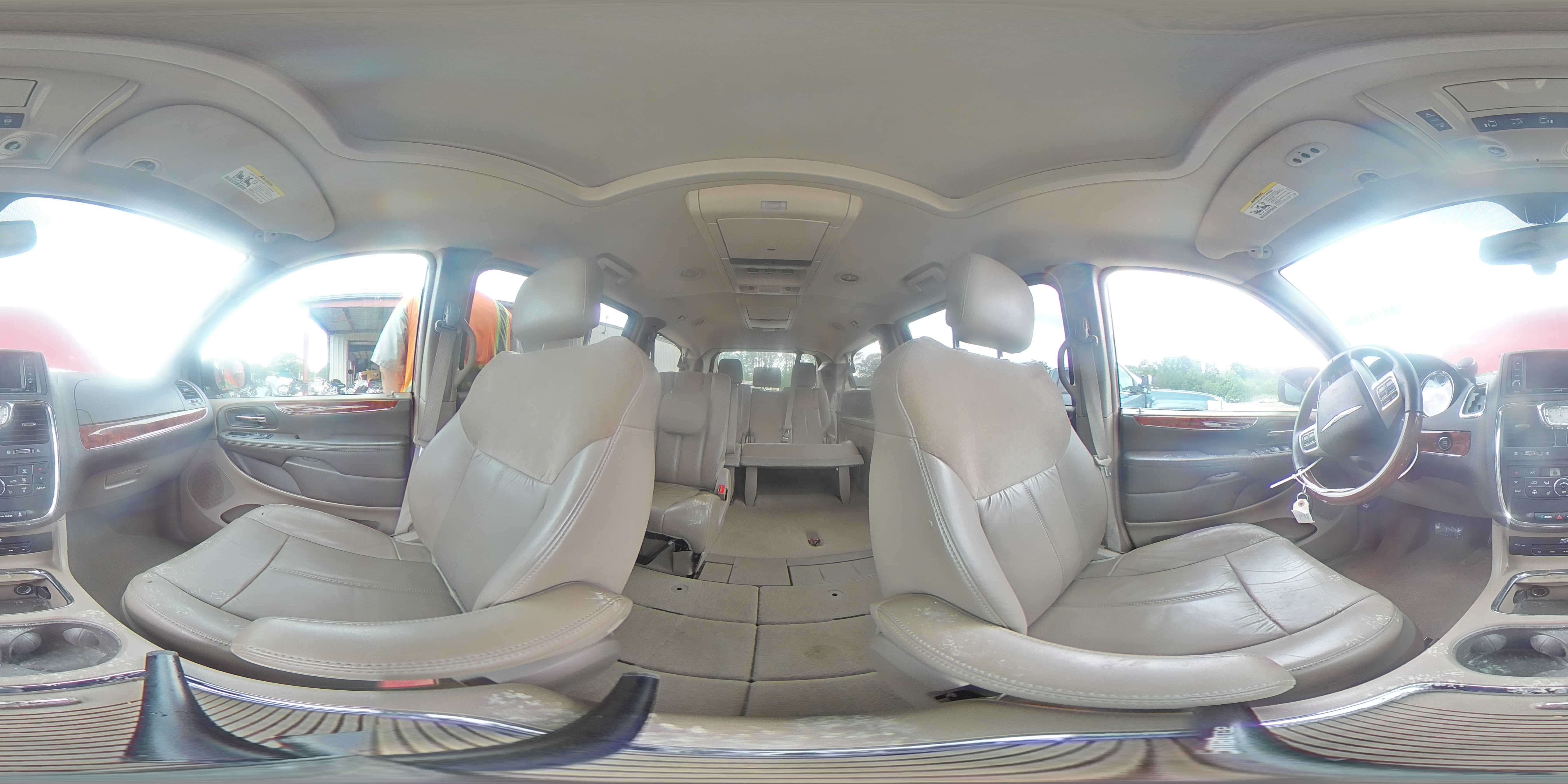 2016 Chrysler Town & Country Limited Platinum VIN: 2C4RC1GG0GR213327 Lot: 56476135