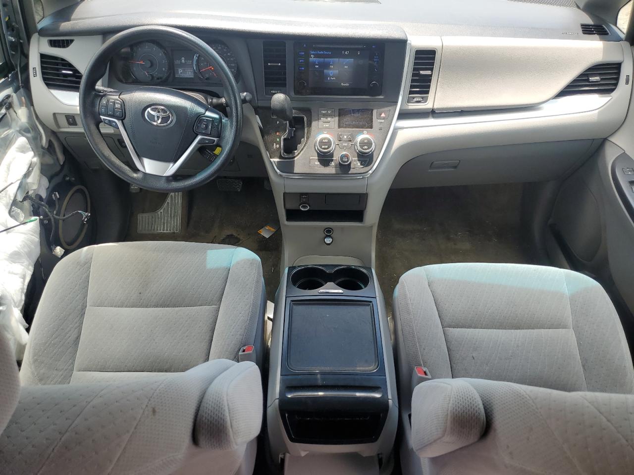 2017 Toyota Sienna Le VIN: 5TDKZ3DC1HS824229 Lot: 56461555