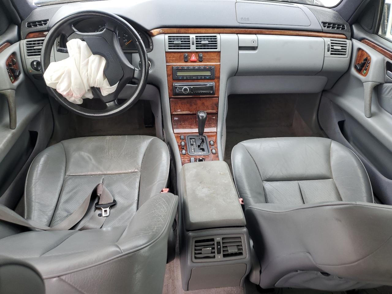 1998 Mercedes-Benz E 320 VIN: WDBJF65F0WA622702 Lot: 54737825