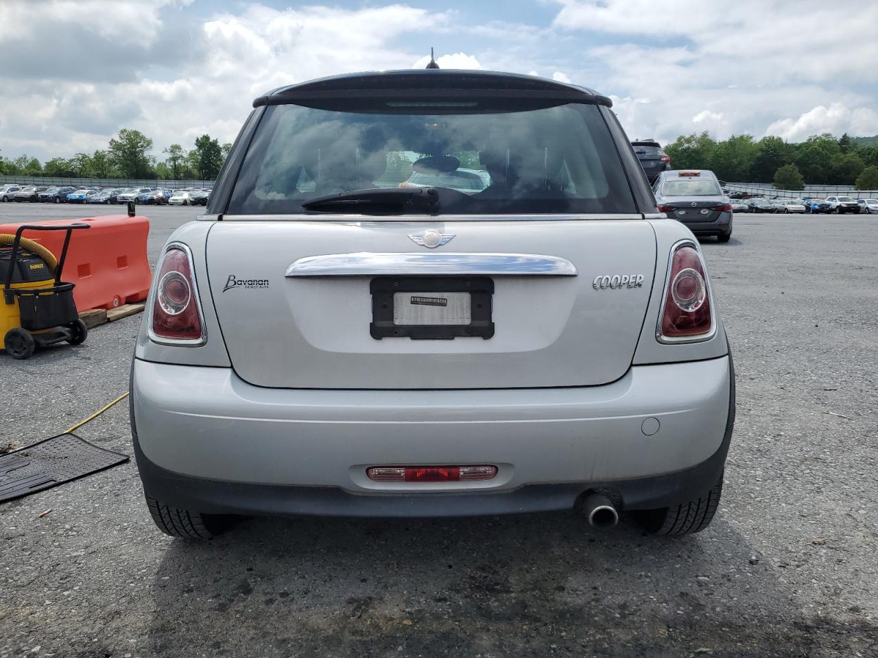 2011 Mini Cooper VIN: WMWSU3C51BT183770 Lot: 57337375