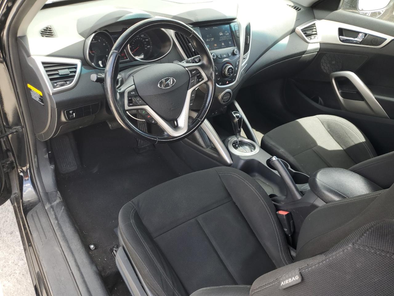 2017 Hyundai Veloster VIN: KMHTC6ADXHU323755 Lot: 54226175