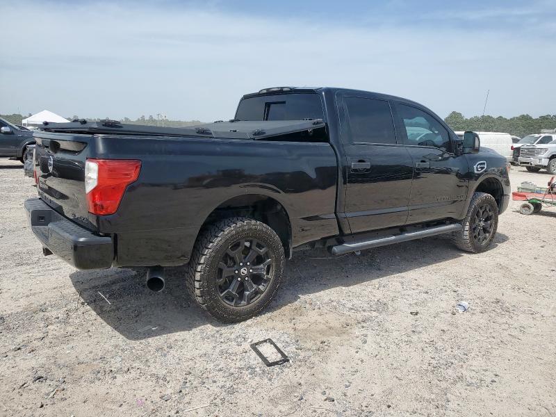  NISSAN TITAN 2018 Czarny