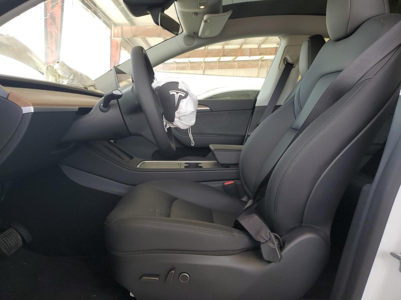 2025 Tesla Model Y VIN: 7SAYGDED3SA374902 Lot: 57387695