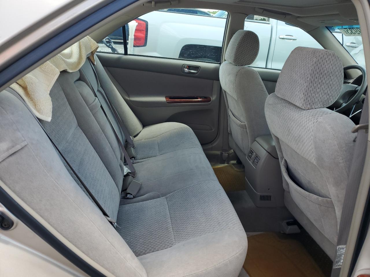 2004 Toyota Camry Le VIN: 4T1BF32K94U571035 Lot: 56749935
