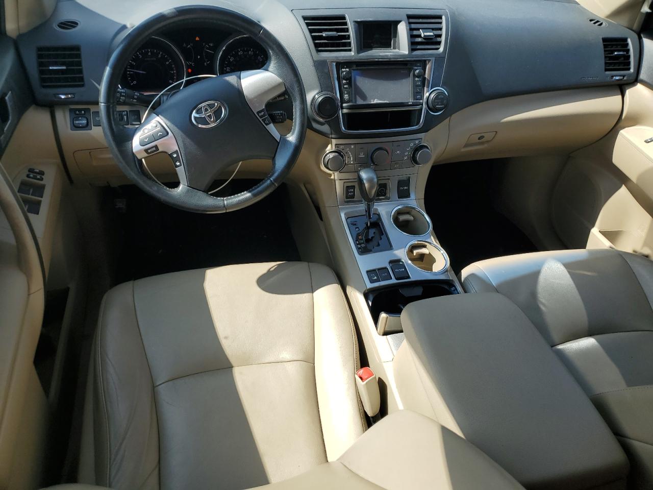 2013 Toyota Highlander Base VIN: 5TDBK3EH2DS267341 Lot: 57047225