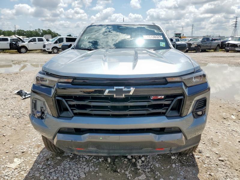  CHEVROLET COLORADO 2024 Srebrny