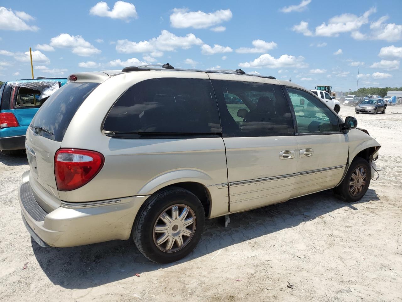 2005 Chrysler Town & Country Limited gold null gas 2C8GP64L15R447546 photo #4