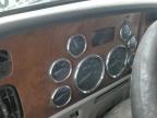 2009 Peterbilt 367 Roll-Off Container Truck იყიდება Bridgeton-ში, MO - Side