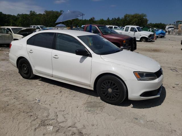Sedans VOLKSWAGEN JETTA 2014 Biały
