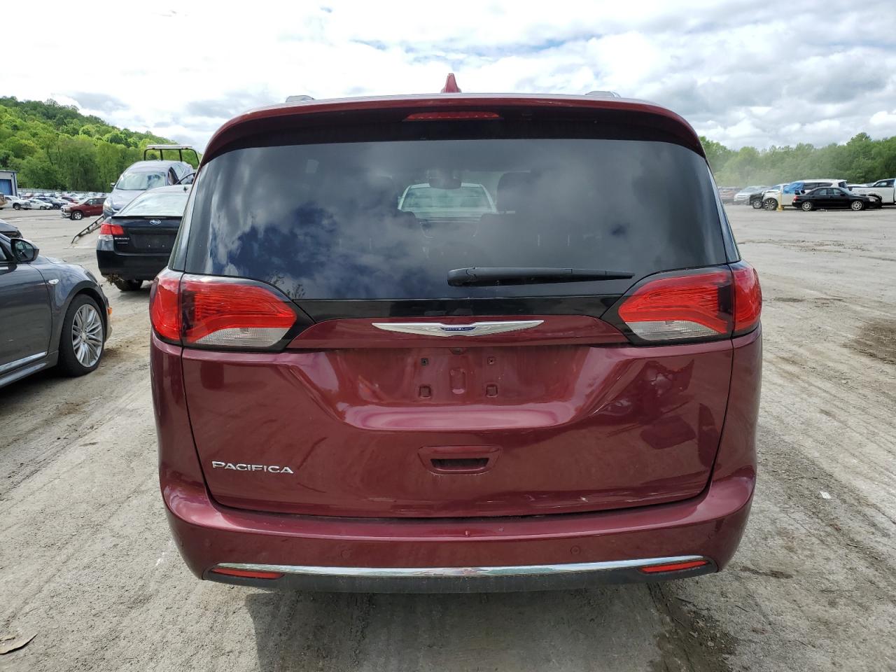 2019 Chrysler Pacifica Touring L VIN: 2C4RC1BGXKR569591 Lot: 56828365