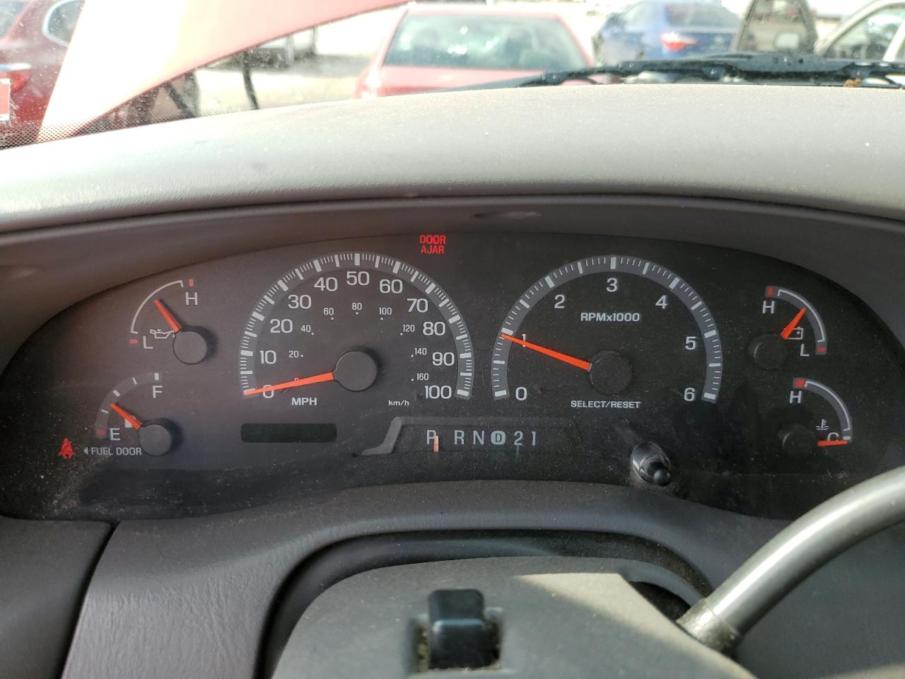 2000 Ford Expedition Xlt VIN: 1FMPU16L0YLB97235 Lot: 55120265