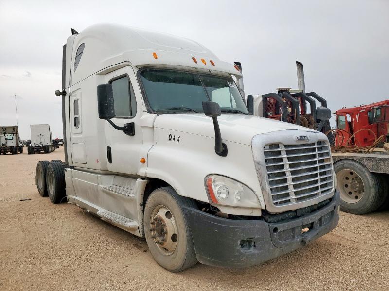 2014 Freightliner Cascadia 125 Semi Truck
